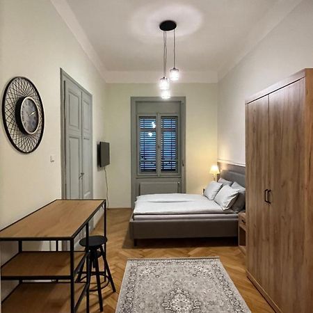 Barty Downtown Apart 1 Тимишоара Экстерьер фото
